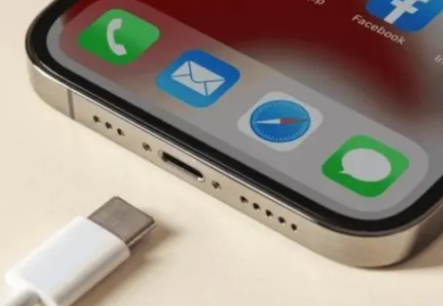 黎川苹果15维修分享iPhone15改USB-C接口后能和安卓用户互借充电器吗 